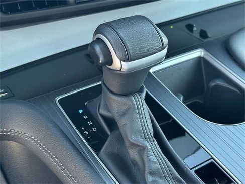 Used 2025 Toyota Sienna XLE image 23
