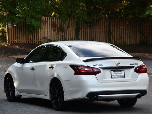 Used 2018 Nissan Altima 2.5 SR w/ SR Midnight Edition image 4