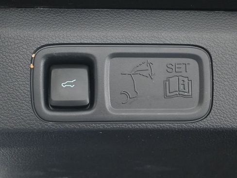 Used 2024 Ford Expedition XLT image 26