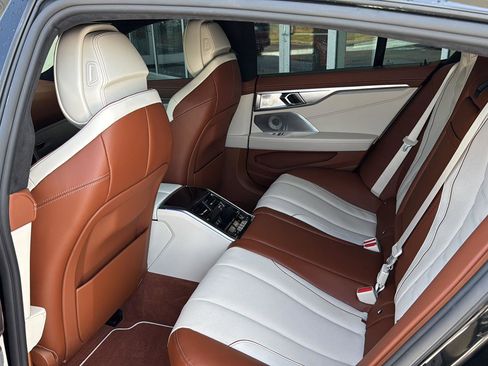 Used 2025 BMW ALPINA B8 xDrive Gran Coupe image 9