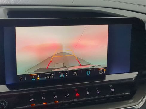 Used 2022 Chevrolet Silverado 1500 High Country w/ Technology Package image 27