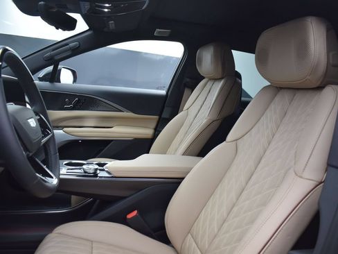 New 2026 Cadillac Lyriq Signature Sport w/ Nappa Leather Package AWD/4WD image 9