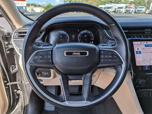 Used 2022 Jeep Grand Cherokee L Limited image 18