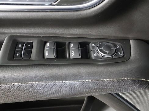 Used 2023 Chevrolet Suburban Premier image 41