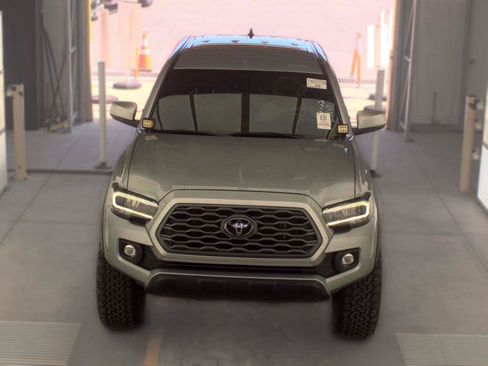 Used 2022 Toyota Tacoma TRD Off-Road AWD/4WD image 8