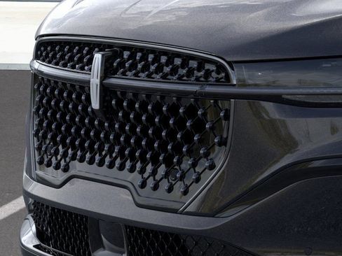 New 2025 Lincoln Nautilus Reserve image 17