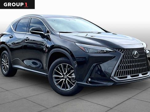 Used 2025 Lexus NX 250 FWD w/ Towing Package (2000 Lbs) image 3