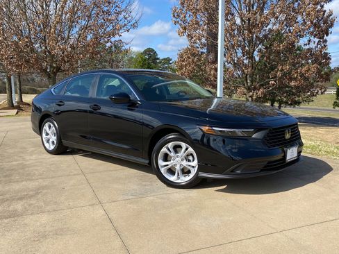 Used 2025 Honda Accord LX image 1