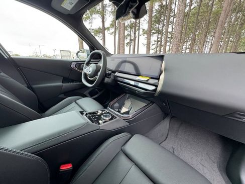 Used 2025 BMW X3 xDrive30i w/ Premium Package image 18