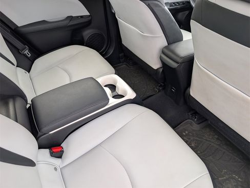 Used 2017 Toyota Prius Prime Premium image 20