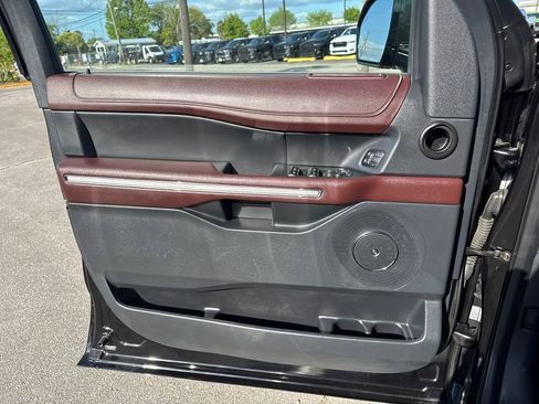 Used 2024 Ford Expedition Max Limited AWD/4WD image 11