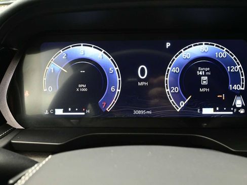 Used 2023 Jeep Grand Cherokee Overland w/ Luxury Tech Group IV AWD/4WD image 18