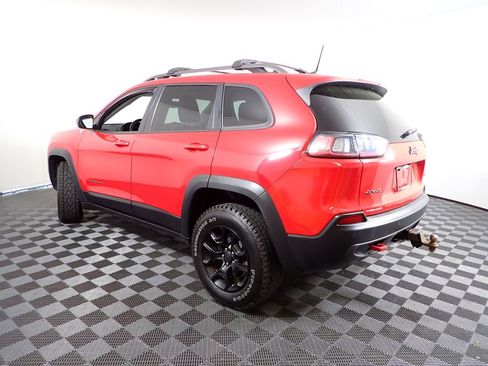 Used 2019 Jeep Cherokee Trailhawk w/ Comfort/Convenience Group AWD/4WD image 11