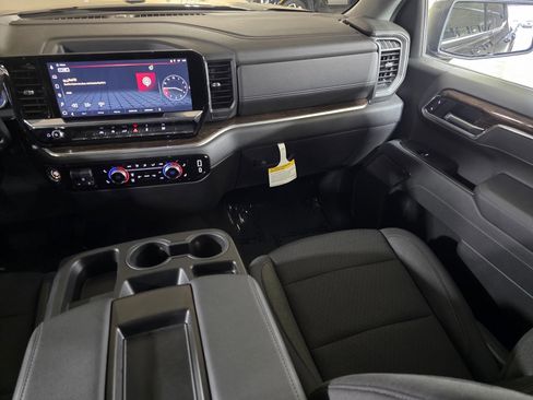 Used 2025 GMC Sierra 1500 Elevation image 17