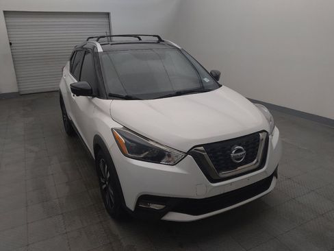 Used 2018 Nissan Kicks SR w/ Premium Package FWD image 14