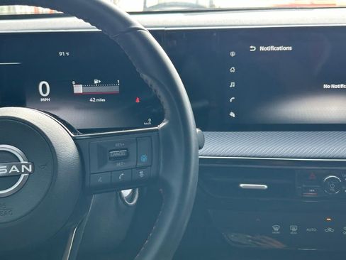 Certified 2025 Nissan Kicks SR FWD image 14
