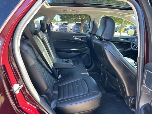 Used 2020 Ford Edge SEL w/ Cold Weather Package image 46