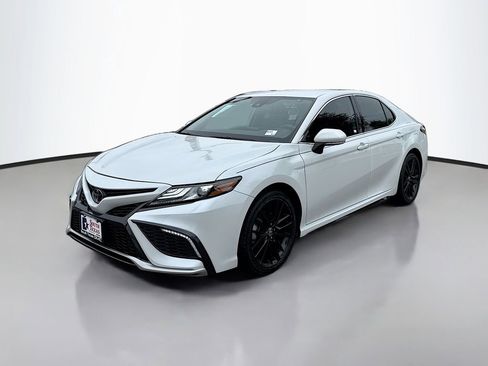 Used 2024 Toyota Camry XSE image 3