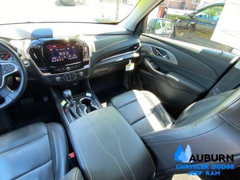 Used 2021 Chevrolet Traverse LT w/ LT Premium Package AWD/4WD image 32