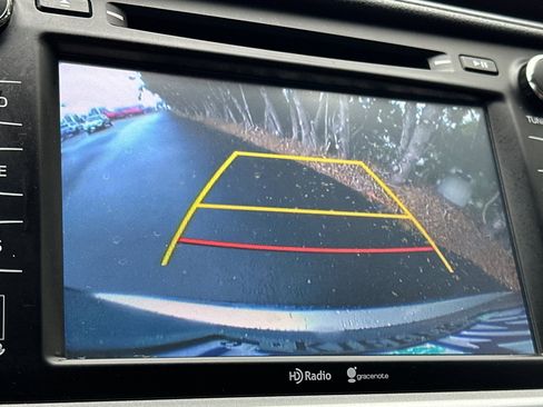 Used 2014 Toyota Highlander Limited image 25