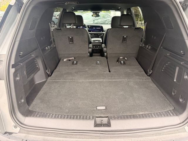 Used 2026 Chevrolet Traverse LT FWD image 21