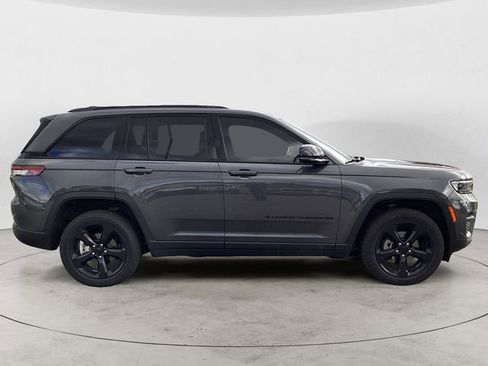Certified 2022 Jeep Grand Cherokee Altitude image 6