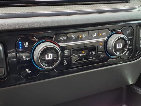 Used 2023 Chevrolet Silverado 1500 ZR2 w/ Technology Package image 21