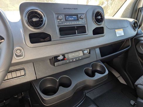 New 2025 Mercedes-Benz Sprinter 2500 image 28