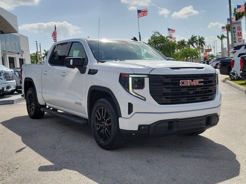 Used 2022 GMC Sierra 1500 Elevation w/ Elevation Premium Package image 3