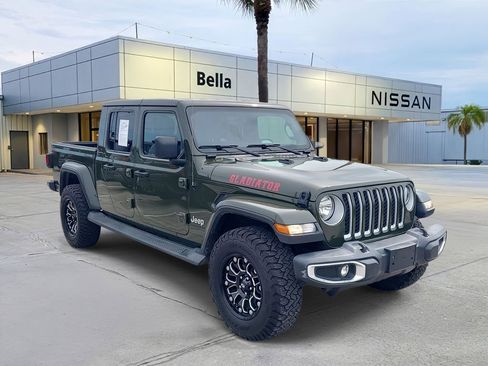 Used 2022 Jeep Gladiator Overland w/ Popular Equipment Package image 3
