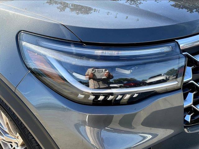 Used 2025 Ford Explorer Platinum RWD image 28