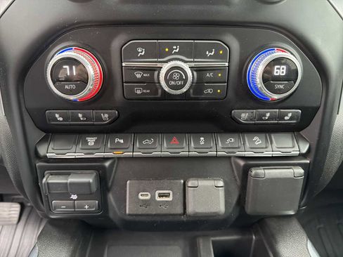 Used 2023 GMC Sierra 3500 SLT w/ SLT Premium Package image 7