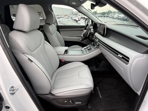 Used 2025 Hyundai Palisade SEL FWD image 19