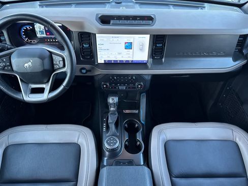 Certified 2024 Ford Bronco Wildtrak image 3