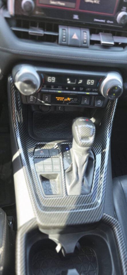 Used 2020 Toyota RAV4 XLE Premium AWD/4WD image 27