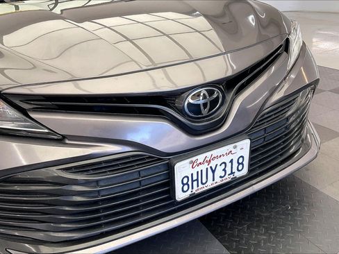 Used 2019 Toyota Camry LE FWD image 25