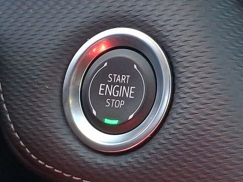 Used 2025 Chevrolet Equinox LT FWD image 24