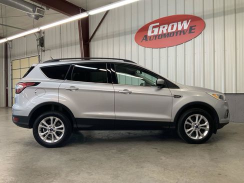 Used 2018 Ford Escape SE AWD/4WD image 14