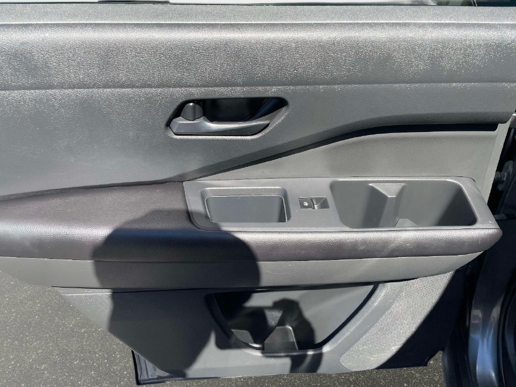 Used 2024 Nissan Pathfinder S AWD/4WD image 15