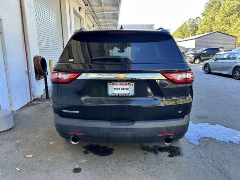 Used 2020 Chevrolet Traverse LT w/ LT Premium Package image 3