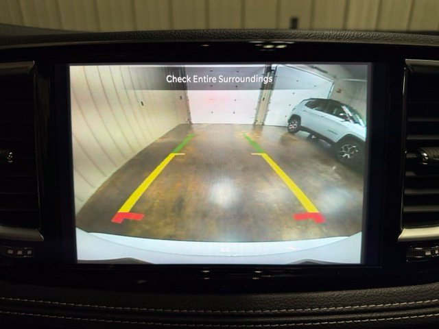 Used 2025 Chrysler Pacifica Limited AWD/4WD image 45