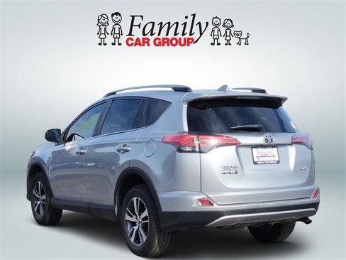 Used 2018 Toyota RAV4 XLE image 3
