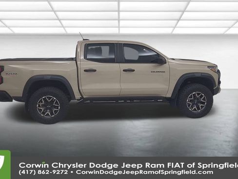 Used 2023 Chevrolet Colorado Trail Boss w/ Technology Package image 17