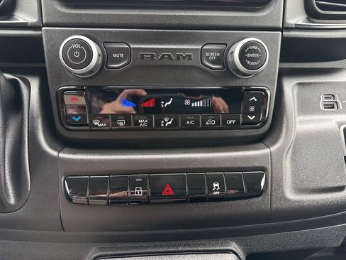 Used 2025 RAM ProMaster 2500 w/ Convenience Group image 14