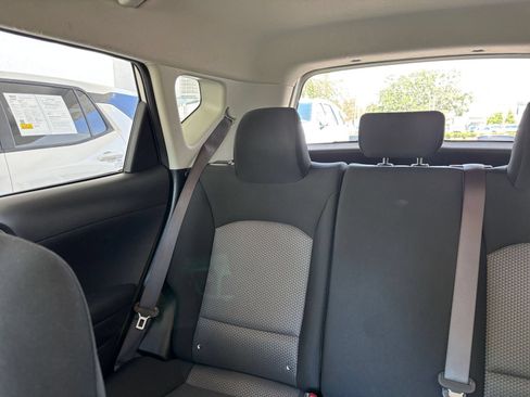 Used 2025 Kia Soul LX w/ LX Technology Package FWD image 39