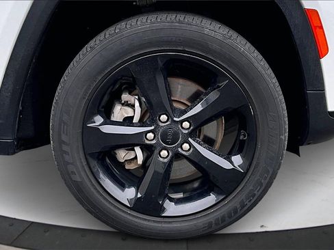 Used 2021 Jeep Grand Cherokee L Laredo image 33