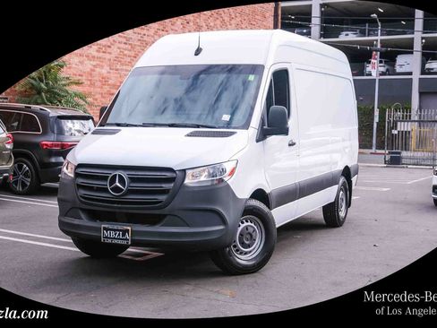 Used 2022 Mercedes-Benz Sprinter 2500 image 1
