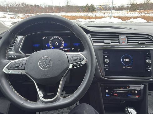 Used 2022 Volkswagen Tiguan SE image 29