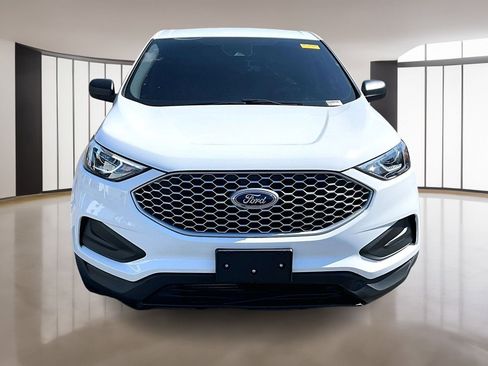 Used 2024 Ford Edge SE image 2