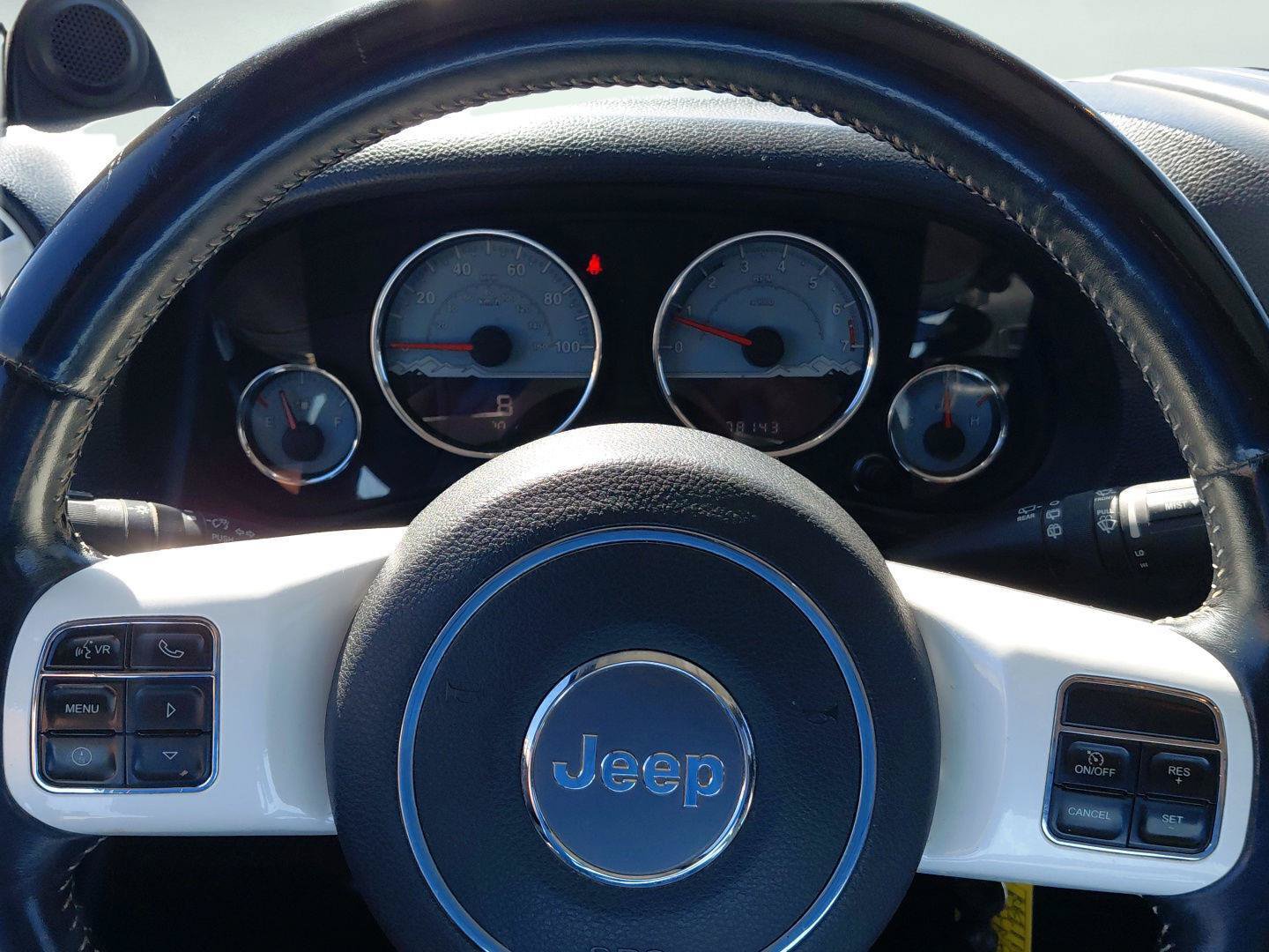 Used 2014 Jeep Wrangler Sahara AWD/4WD image 27